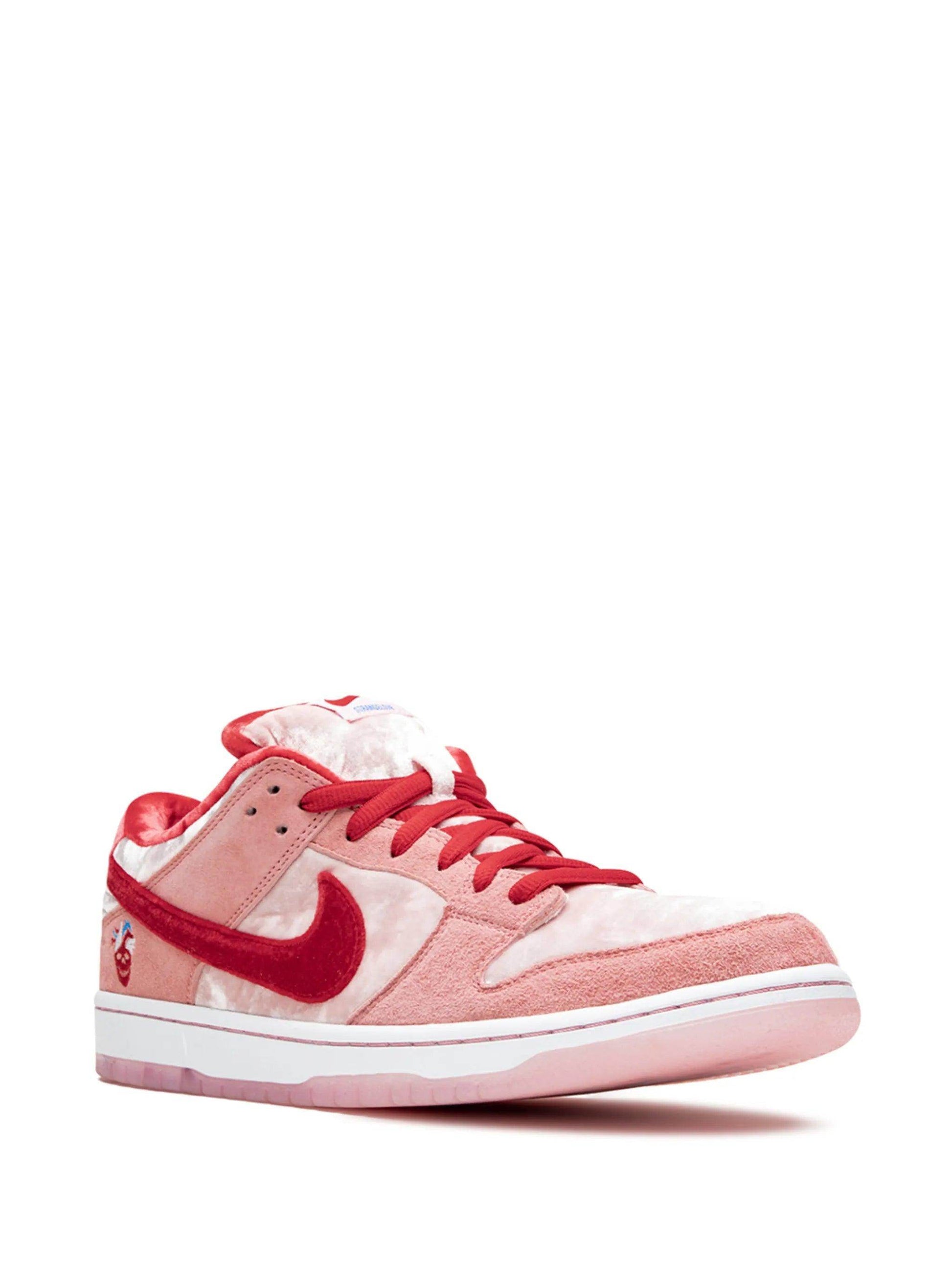 Nike Dunk Low Strangelove - Syre Sneakers