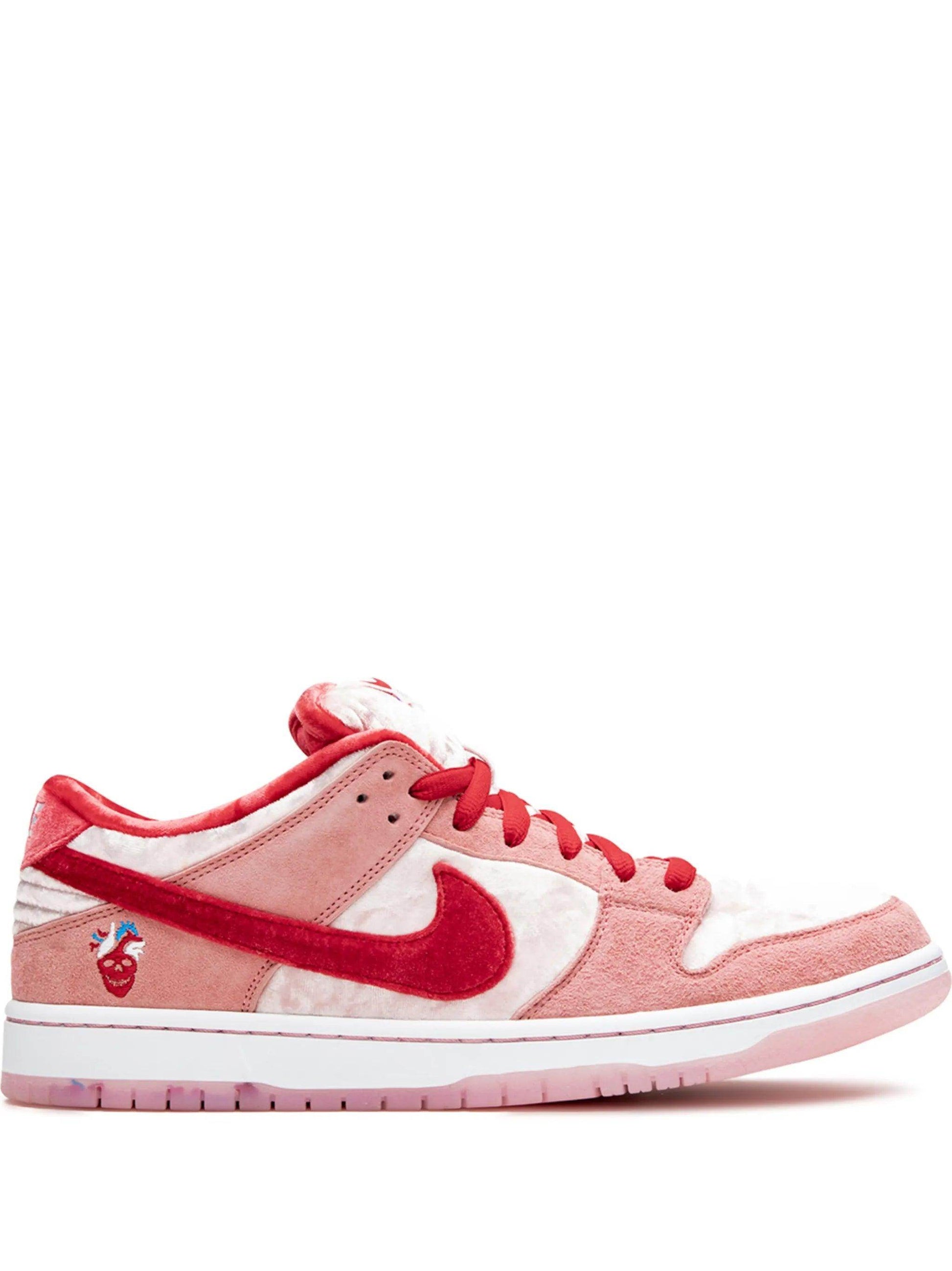 Nike Dunk Low Strangelove - Syre Sneakers